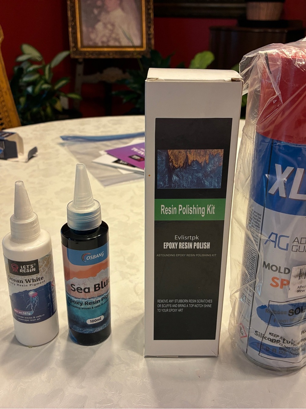 Resiner’s Items - Picture 3 of 4